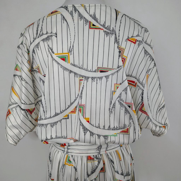 Vintage 80s Homemade Women's White Geometric Colorful Midi Dress with Belt - Picture 6 of 8